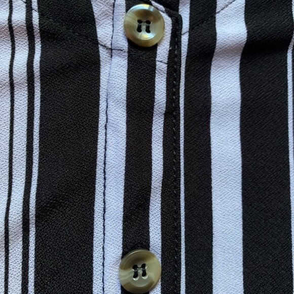 French Twist Black & White Striped Button Front Tie Blouse (M) - Picture 5 of 8